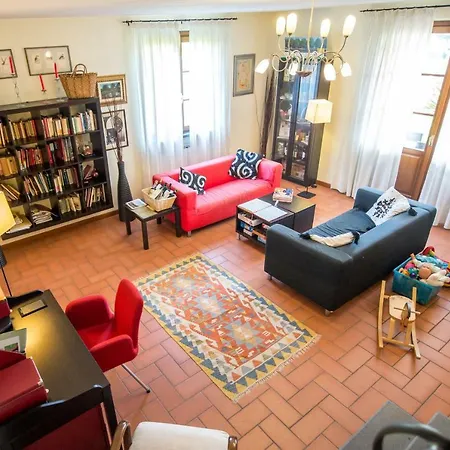 La Rondine Tra Pisa E Lucca